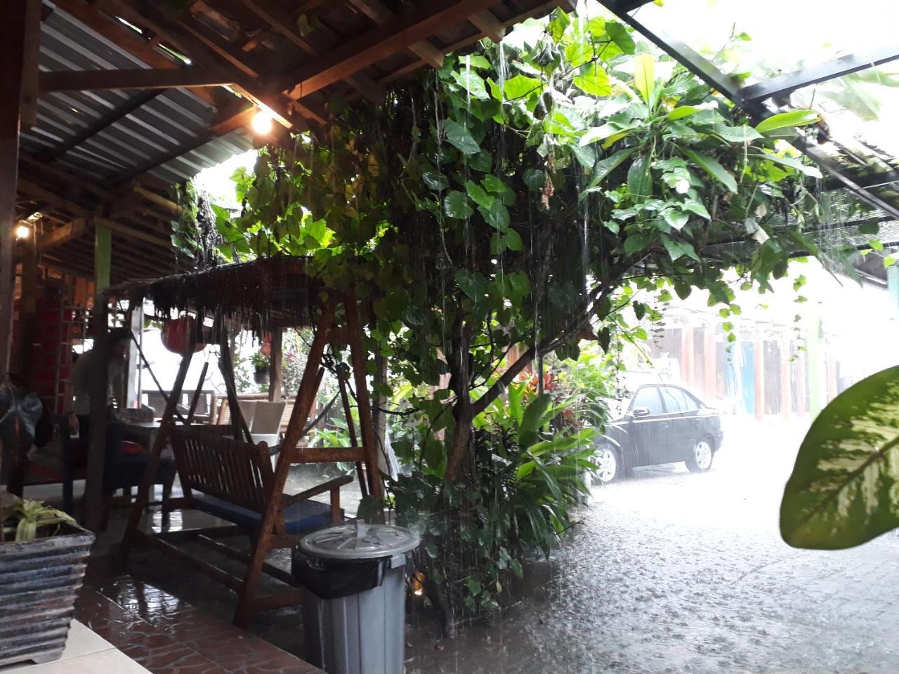 Arjuna Garden Homestay Yogyakarta Exterior photo